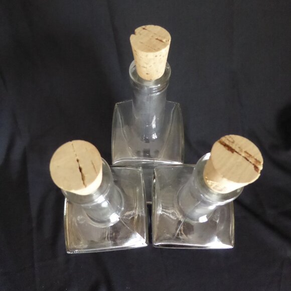 3 NEW 13.5” 750ml NEW YORKER CLEAR GLASS SPIRITS WINE BOTTLE SET BAR TOP FINISH - Picture 8 of 8